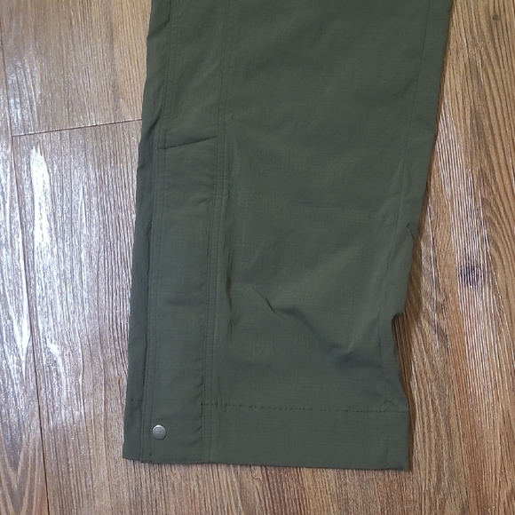 Athleta Forest Green Relaxed Pants used good conditionzise 4. - Picture 7 of 13